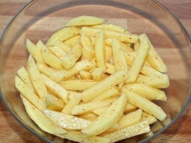 Batatas fritas sem gotículas de gordura, que podem ser preparados de forma segura para as crianças, pelo menos, todos os dias