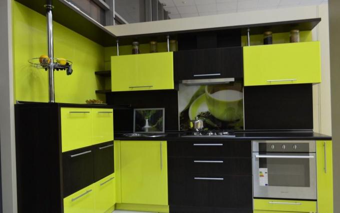 Cozinha verde (42 fotos): decoração de interiores em verde claro e outras cores, instruções, vídeo e fotos