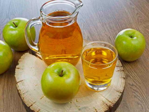 Para preparar bebida caseira vitamina, tomar variedades tardias de maçãs © ofazende.ru