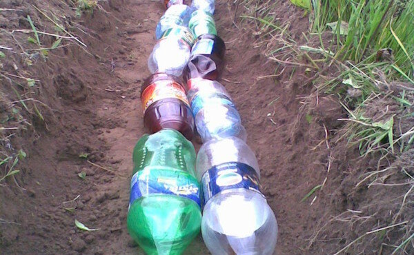 Drenagem para porção de garrafas de plástico