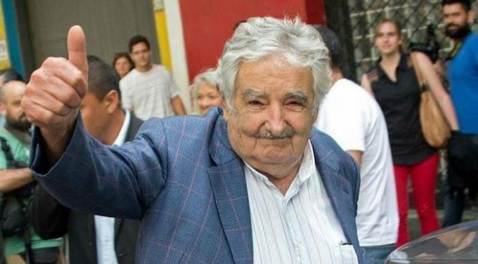 90% deram salário presidencial Mujica para a caridade.