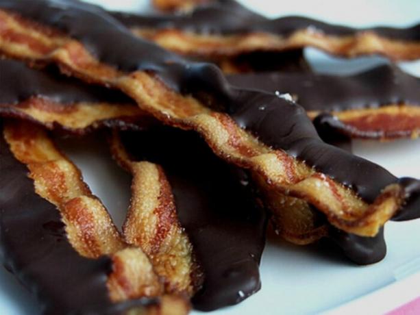 cobertura de chocolate bacon. | Foto: Reddit.