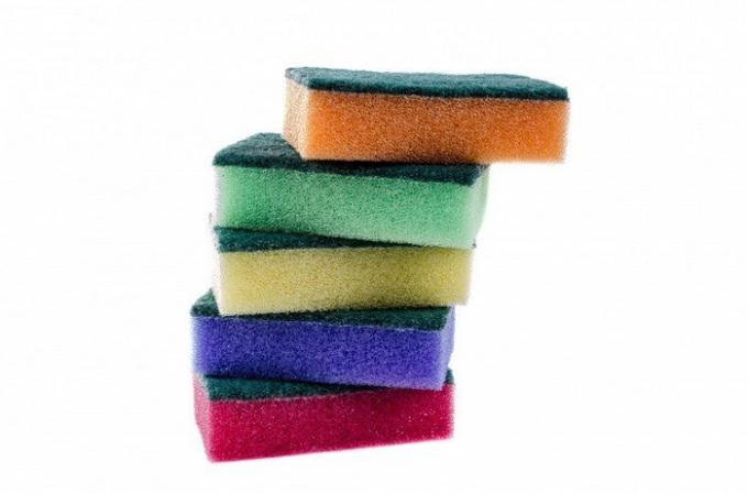 Essas esponjas de cor múltiplas, com certeza vai encontrar em cada casa.