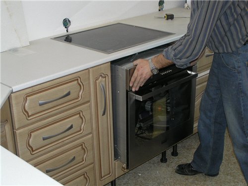 localização da máquina de lavar louça na cozinha