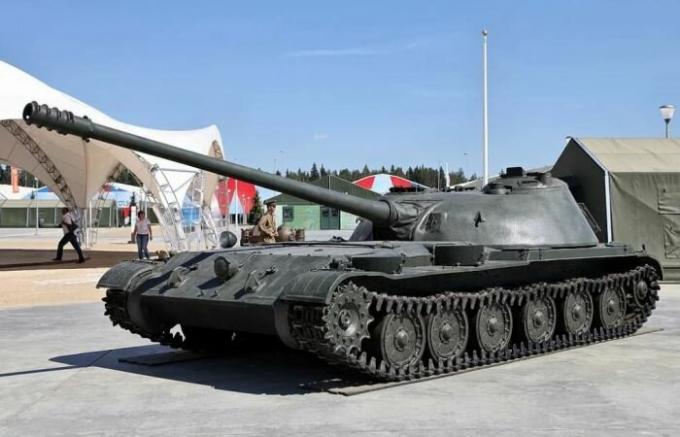 Experiência da União Soviética nos tanques e canhões autopropulsados ​​não eram. | Foto: yandex.ru. 