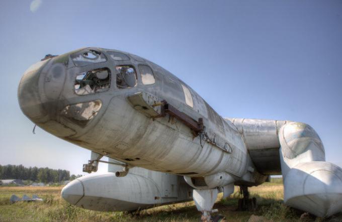 Único anfíbio terra-na aerodinâmica do Museu da Força Aérea em Monino. 