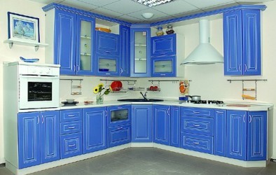 Mesmo uma cozinha azul, com os tons certos, pode criar conforto e aconchego sem causar fadiga e irritação.