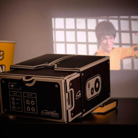 Projector Smartphone Projector 2.0 permite assistir confortavelmente a filmes na tela grande
