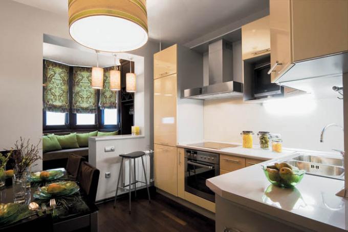 Questão de habitação: remodelar a cozinha de acordo com o seu projeto