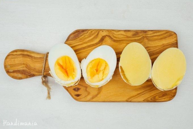 Como preparar um "ovos de ouro" ou ovos mexidos com casca