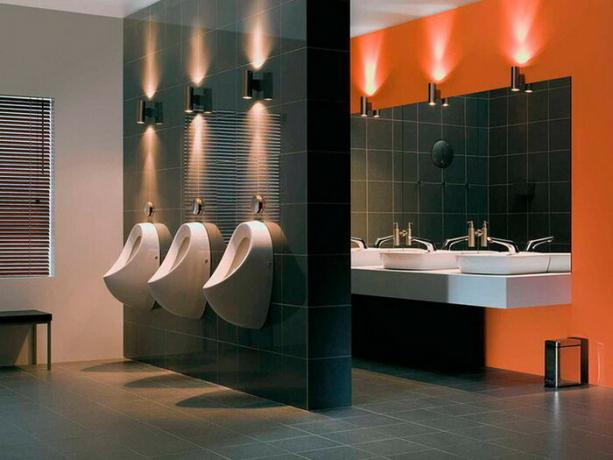 Instalar urinóis em locais públicos, a fim de reduzir as filas nos banheiros femininos.