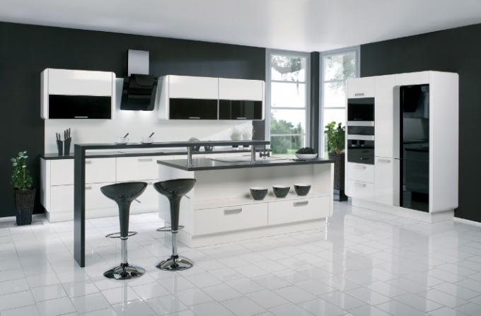 Minimalismo moderno clássico - cozinha em preto e branco de canto