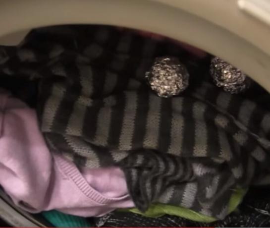 Esposa me surpreendeu novamente. Coloca as bolas de folha na máquina de lavar. Expliquei porquê!