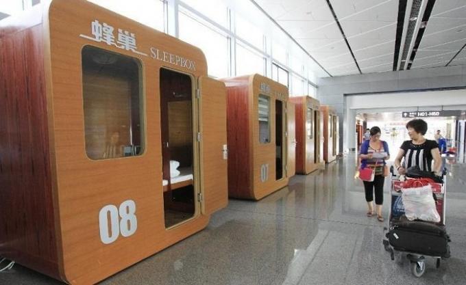 Sleepbox - capsular mini-hotel no aeroporto de Xi'an (China).