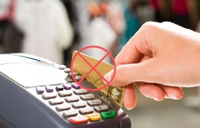 8 casos suspeitos, quando, em qualquer caso, é impossível pagar "cartão de crédito"