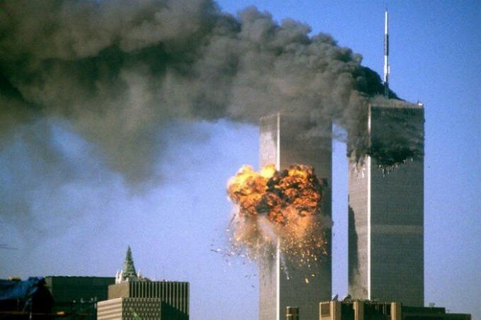 O ataque terrorista de 11 de setembro, 2001. 