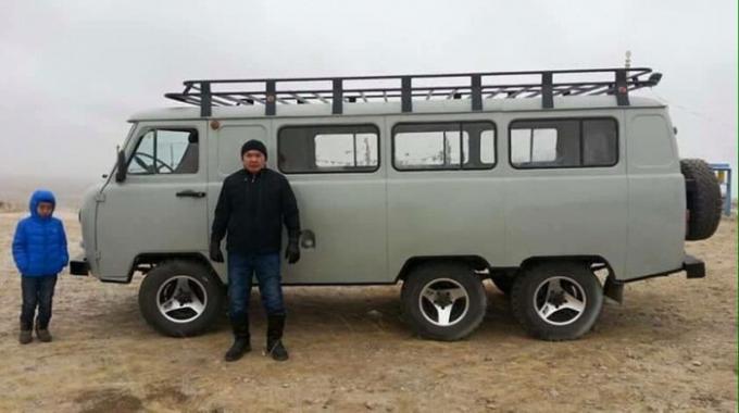 Triaxial UAZ, que é na Mongólia e não incomum. | Foto: carakoom.com.