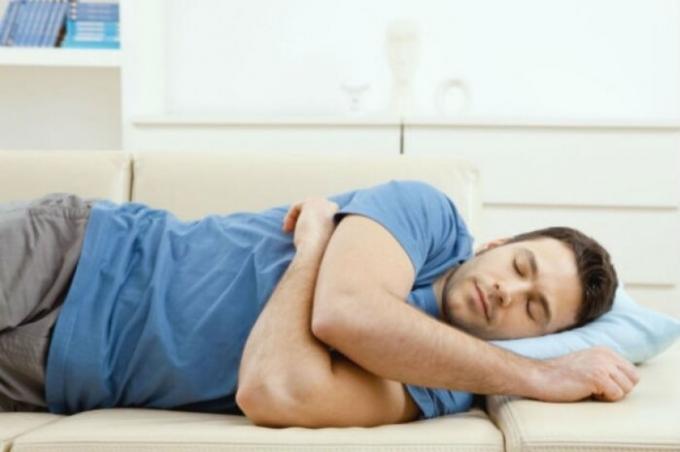 Pessoas que sofrem de ronco, é melhor dormir do seu lado. / Foto: izvestia.kiev.ua. 