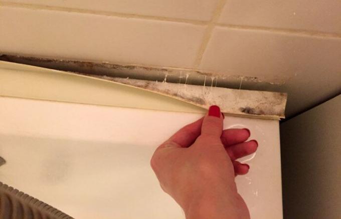 2 maneiras corretas para fechar a lacuna entre a banheira ea parede, para não inundar o chão e alguém do fundo