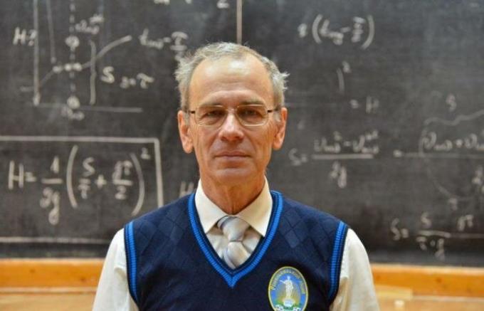 Normalmente, o professor de física em Odessa colocar suas lições para a rede e já recebeu 8.000.000 visualizações
