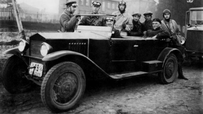 O carro era um luxo antes da guerra.