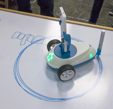 Robobo Educacional robô pode até mesmo desenhar