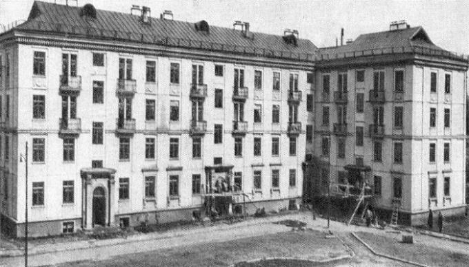 Os primeiros casas painel Khoroshevskoye auto-estrada (1949).