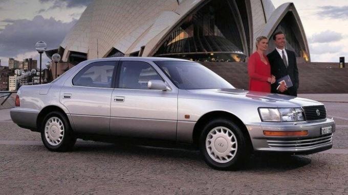 Com a compra do Lexus LS motorista não tem que gastar um monte de dinheiro para um "nome". | Foto: resources.carsguide.com.au. 