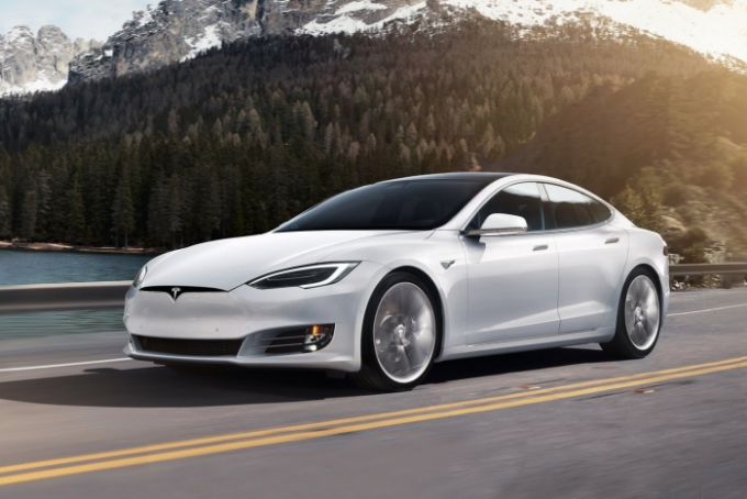 problemas externos têm pouco efeito sobre a medida em que os seus condutores como Tesla. | Foto: ixbt.com.