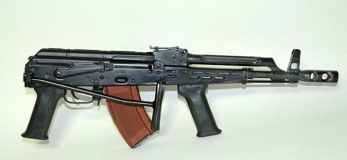 clone mal sucedida uma Kalashnikov.